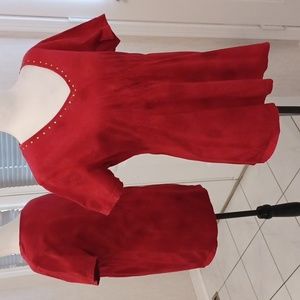 $4 Add-on Red Floral Studded Tee - Size Large